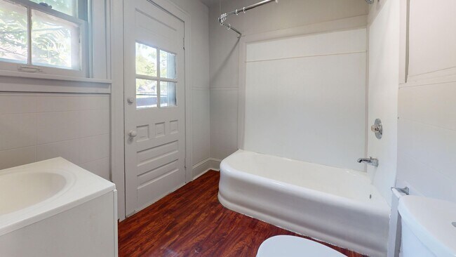 Foto del edificio - Akron 3 Bedroom Single Family Home