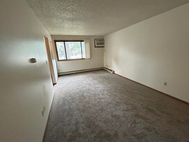 Foto del edificio - 413 S Johnson St