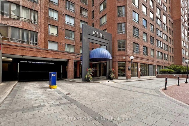 Photo du bâtiment - 633-633 Bay St.