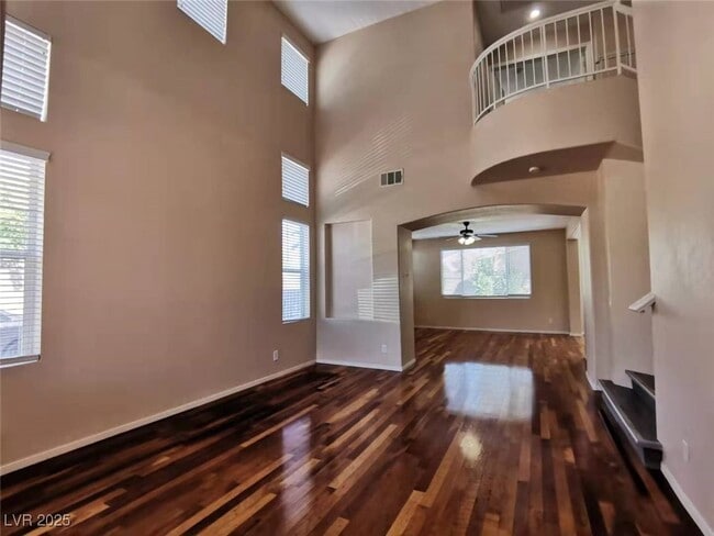 Building Photo - 9964 Canyon Peak Dr