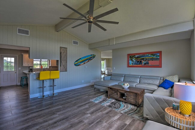 Building Photo - 726 Alden Dr