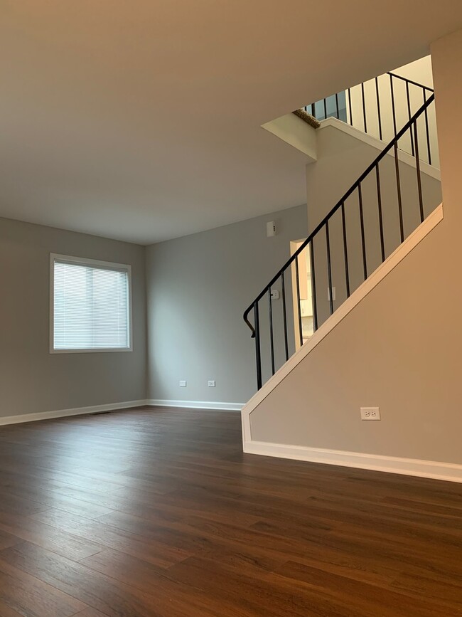 Building Photo - 1123 Willow Ct