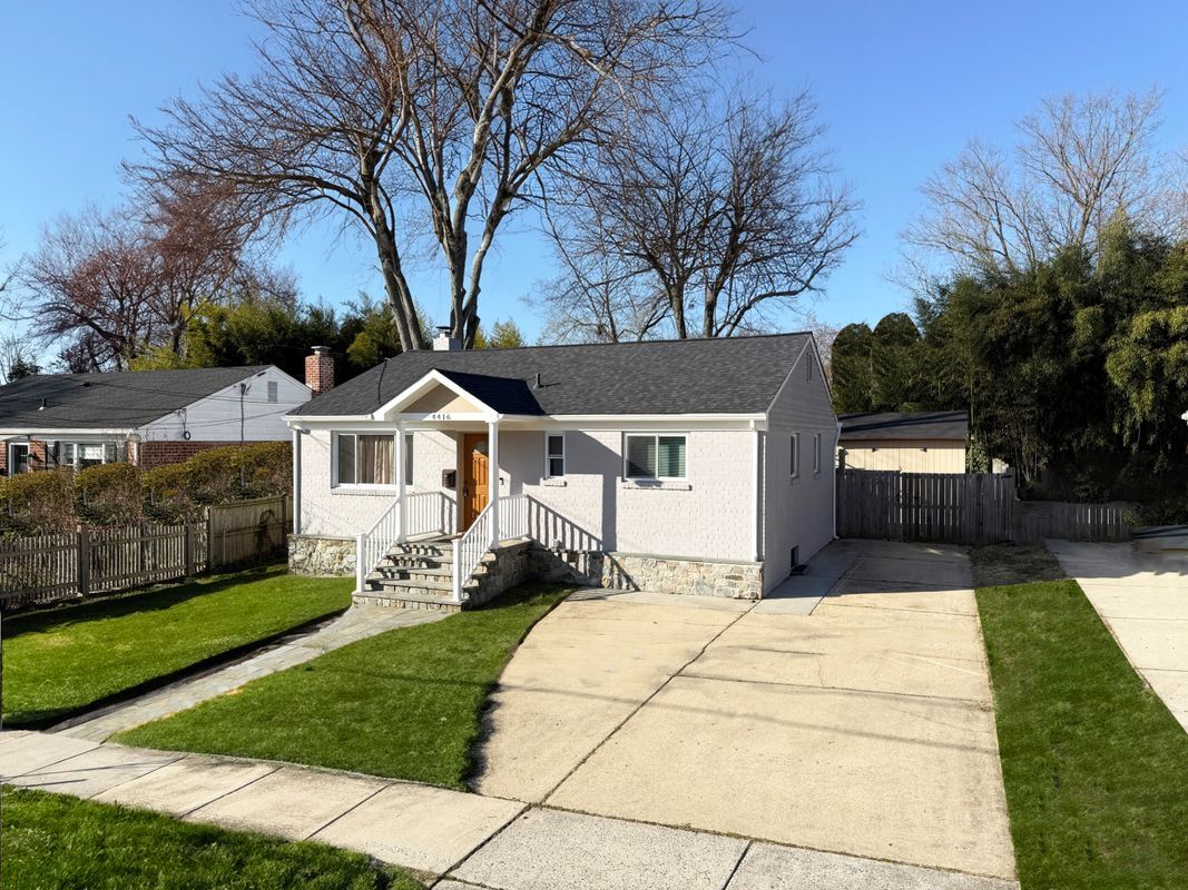 Primary Photo - 4416 Hallet St