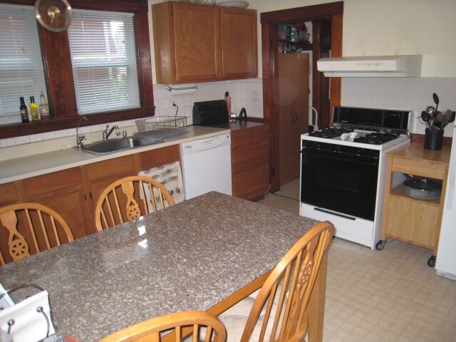 Building Photo - 39 Garrison Ave