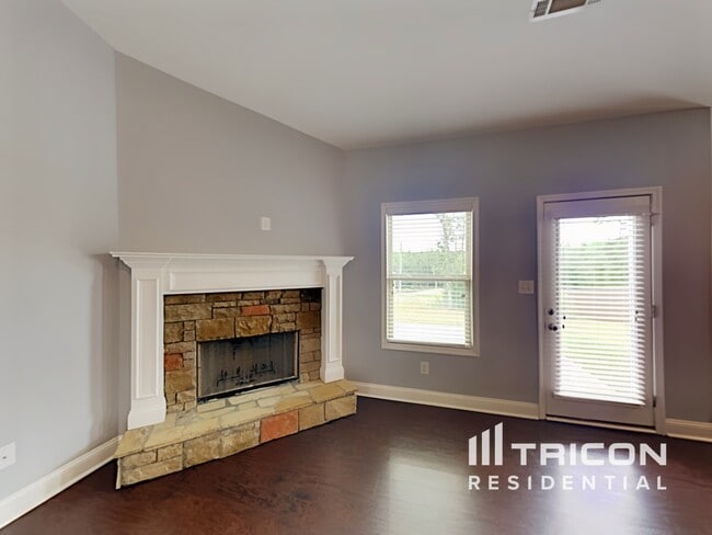 Building Photo - 249 White Creek Dr