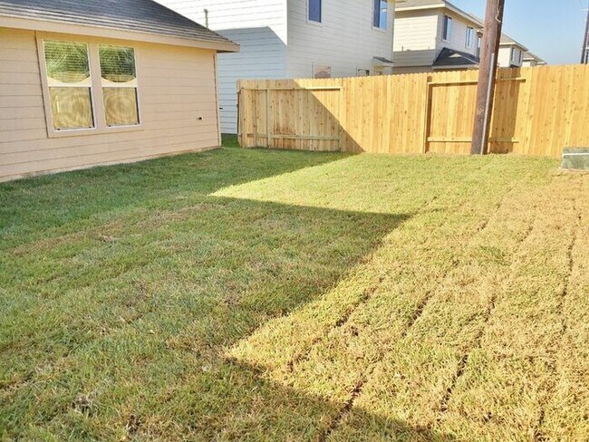 Building Photo - 18906 Venito Dr