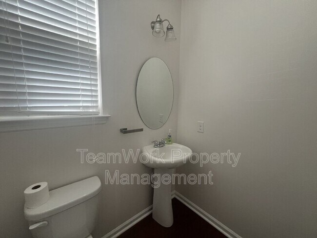 Building Photo - 162 Basket Grass Ln