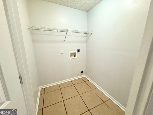 Building Photo - 308 Strawbridge Ln