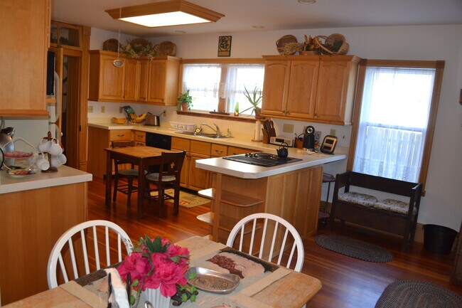 Kitchen - 714 N 4th St
