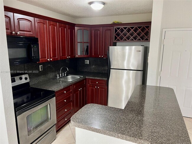 Foto del edificio - 7090 NW 179th St