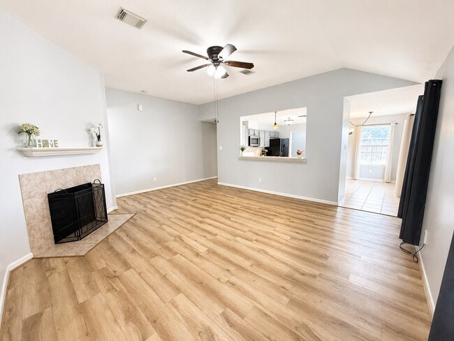 Building Photo - 15842 Little Miss Creek Dr