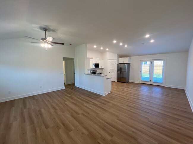 Building Photo - Your Dream Home Just Hit the Market – Don’t Miss Out!