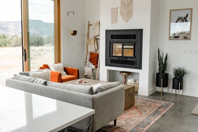 Building Photo - 2387 2500 S