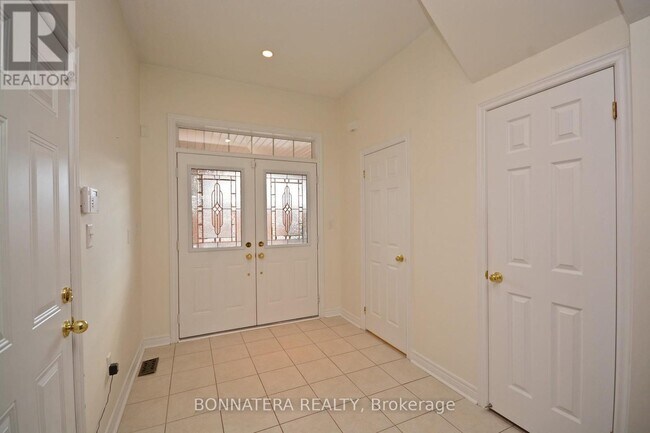 Building Photo - 3275-3275 Stalybridge Dr