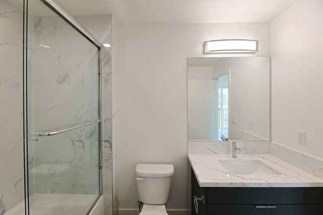 Interior Photo - 4000 Mont Clair Apartments