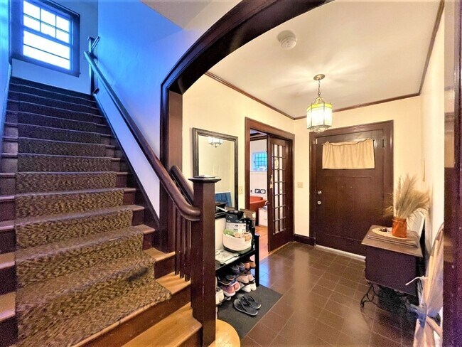 Building Photo - 3 Graystone Rd