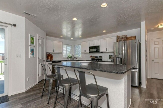 Foto del edificio - Large 5 Bedroom 3 Bath Home in Meridian _ Dog Friendly!