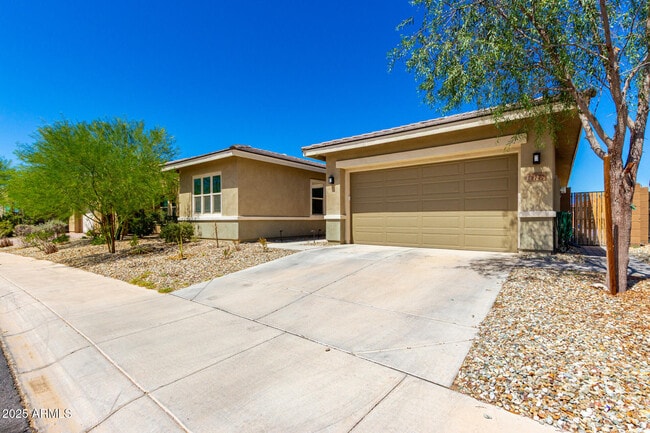 Building Photo - 18172 W Hope Dr