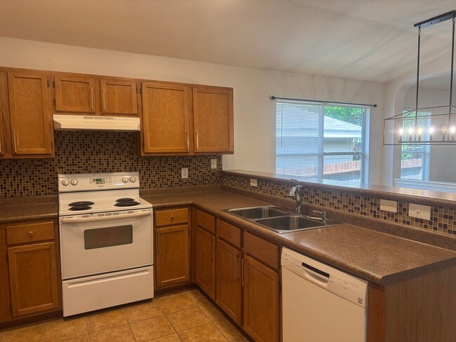 Building Photo - 11418 Newkirk