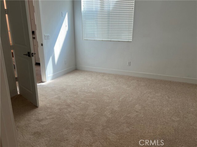 Building Photo - 144 Sash