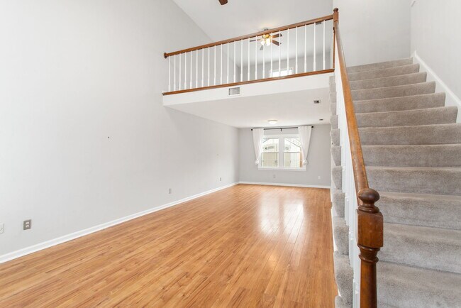 Building Photo - 5945 Senators Ct
