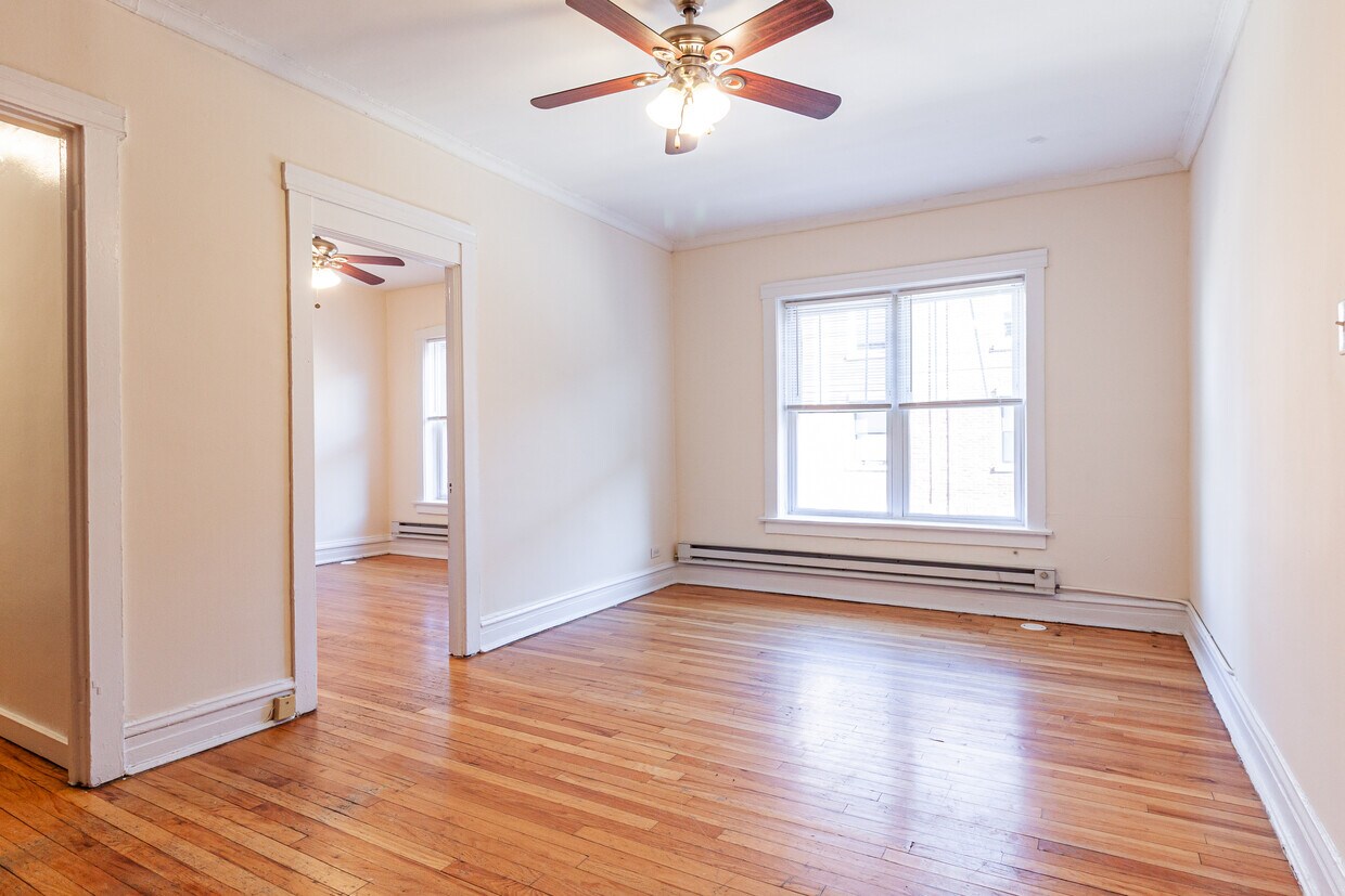 Foto principal - 951 W Cornelia Ave