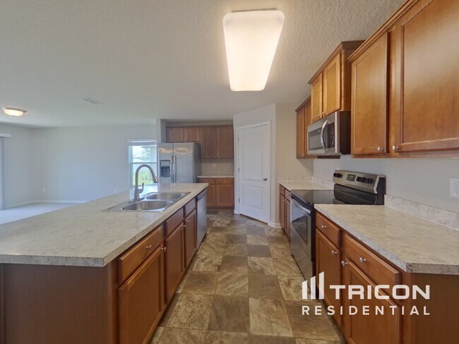 Building Photo - 2072 Pebble Point Dr