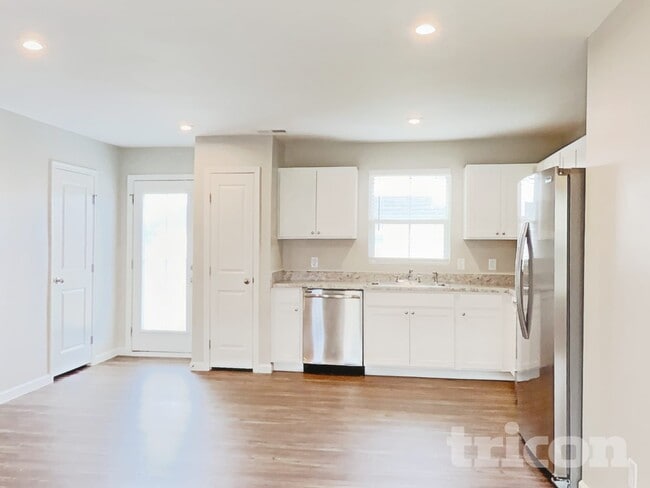 Building Photo - 711 Jacobs Trl