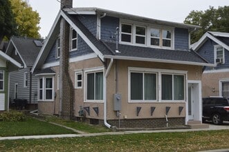 Building Photo - 203 4th Ave S