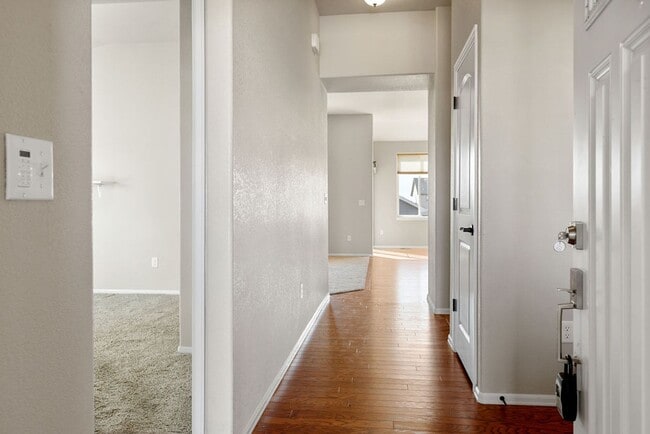 Foto del edificio - Stunning 3 Bedroom Ranch in Raindance