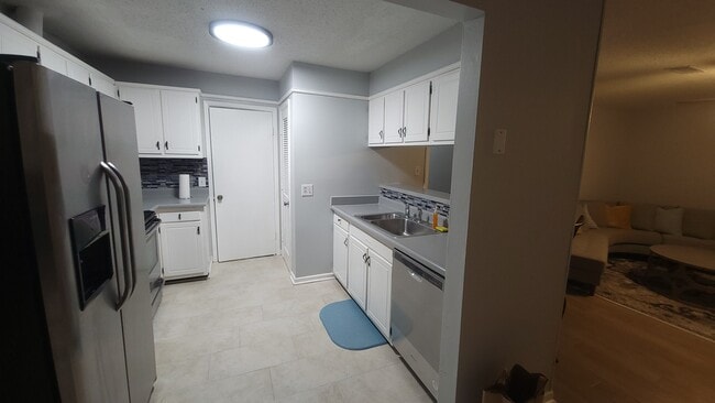 Building Photo - 829 Bellemeade Blvd