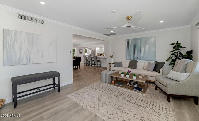 Foto del edificio - 8225 E Jackrabbit Rd
