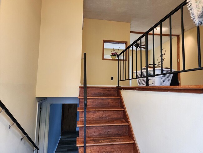 Foto del edificio - 9225 Carol Ann Dr
