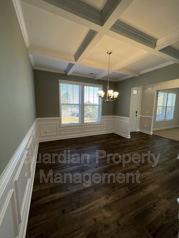 Building Photo - 45 Winfield Ct