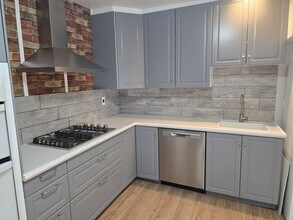 Building Photo - 8991 Hoffman Way