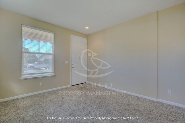 Building Photo - Beautiful 4 BD 2 BA Lincoln Home