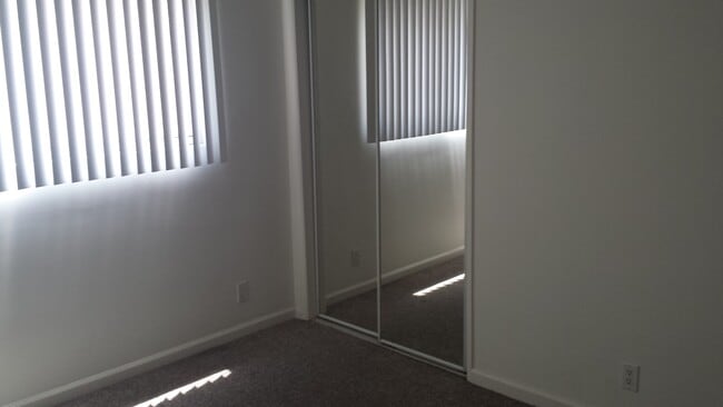 2nd bedroom - 3008 Pacific Ave