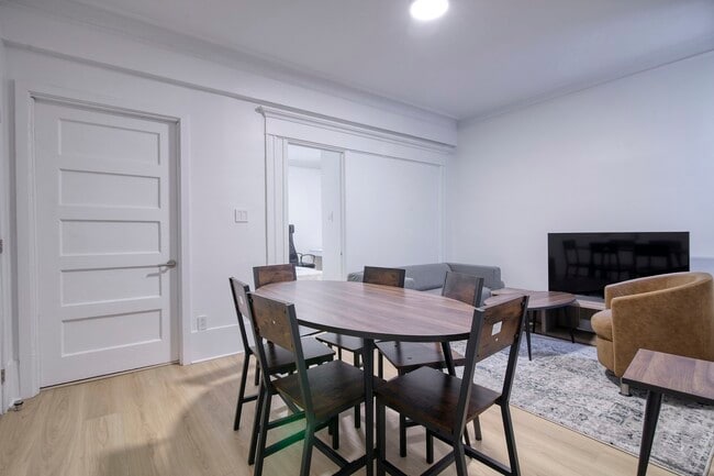 Photo du bâtiment - 1245 Rue St Marc