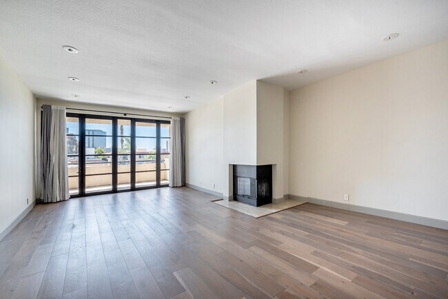 Living Room - 11636 Montana Ave