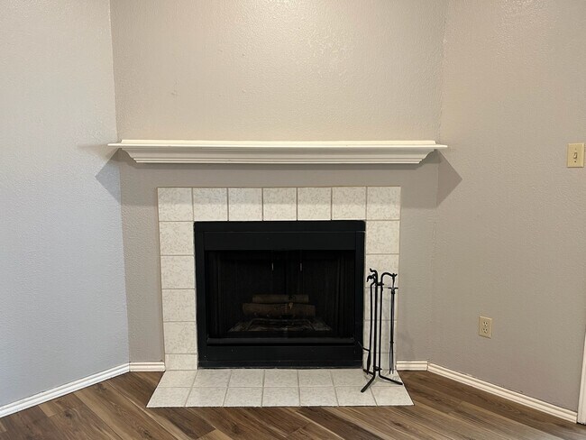 Foto del edificio - 759 Meadowcreek Ct