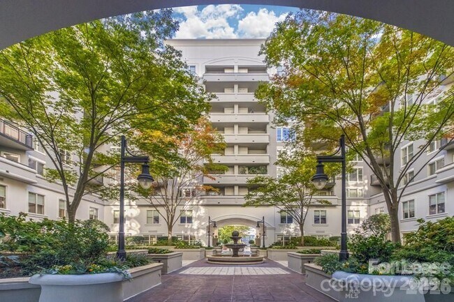 Foto del edificio - 909 Camden Grandview Rd