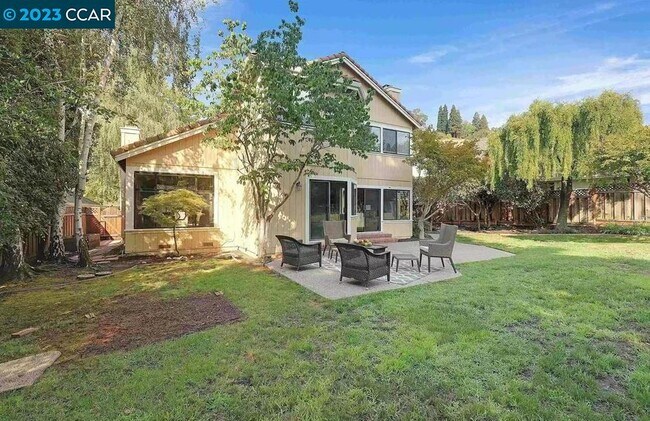 Building Photo - 4116 Whispering Oaks Ln