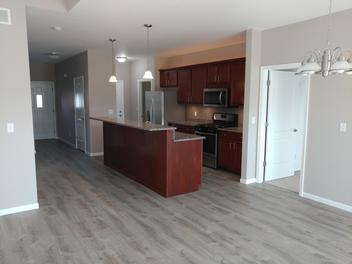 7228 Chucks Way, Loves Park, IL 61111 Condo for Rent in Loves Park