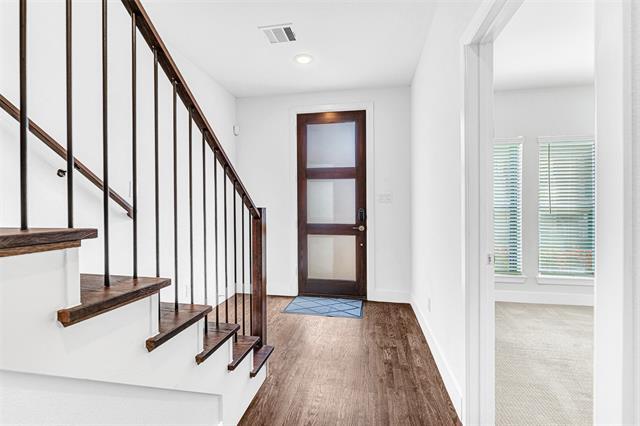 Foto del edificio - 8008 Zeppos Dr.