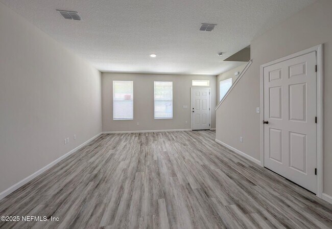 Foto del edificio - 1148 E 3rd St