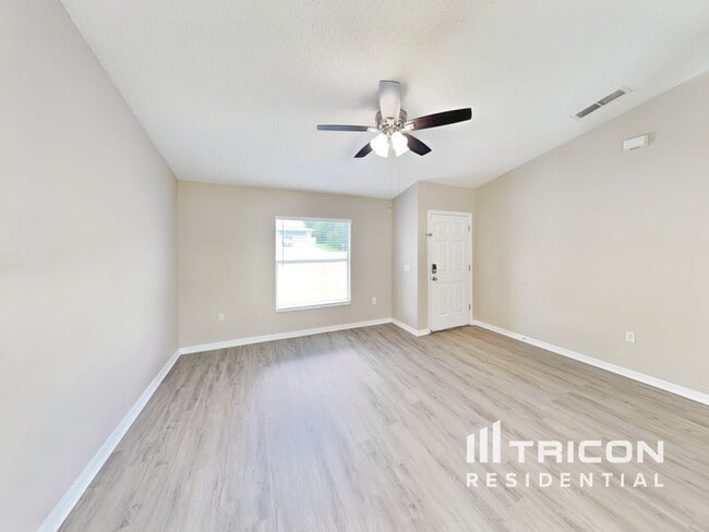 Foto del edificio - 938 Millenbeck Ave