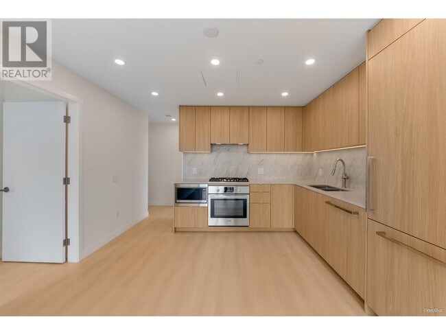 Photo du bâtiment - 626-1626 Claremont St