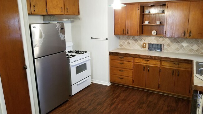 Building Photo - 514 McArthur Dr