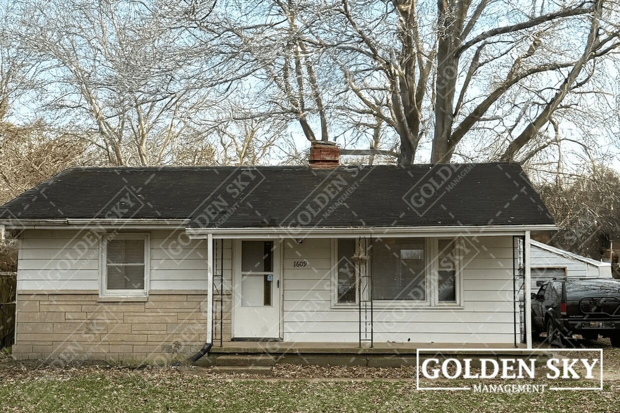 Primary Photo - 1609 E Dartmouth Ave