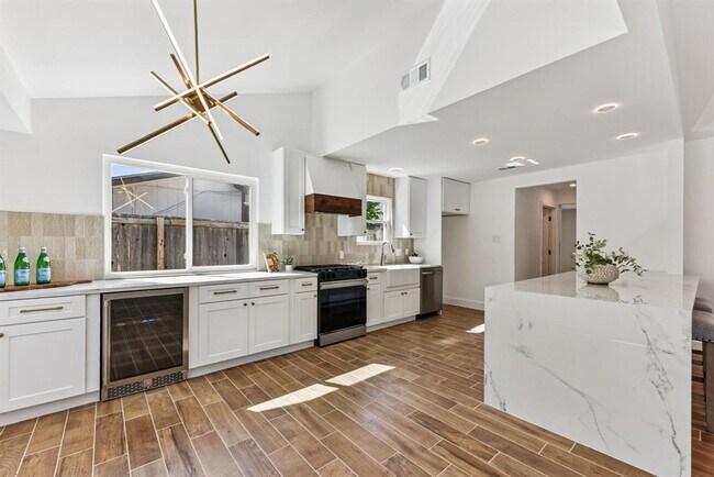 Foto del edificio - 1111 Spearson Ln